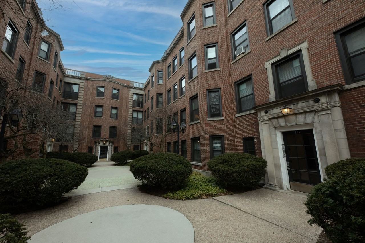 207 Kedzie St #1D