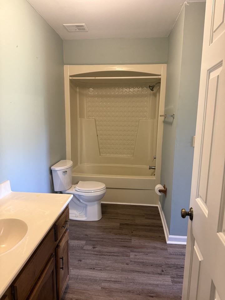 2410 Mclean St #12 - Photo 6 of 9