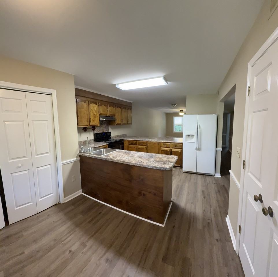 2410 Mclean St #12 - Photo 7 of 9