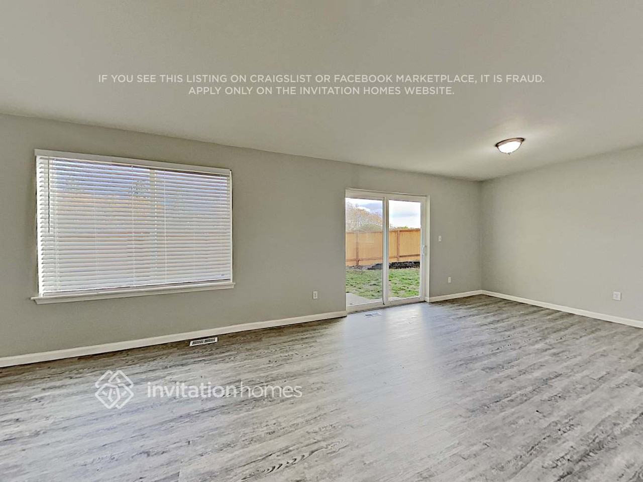 2212 189th St E - Photo 4 of 19