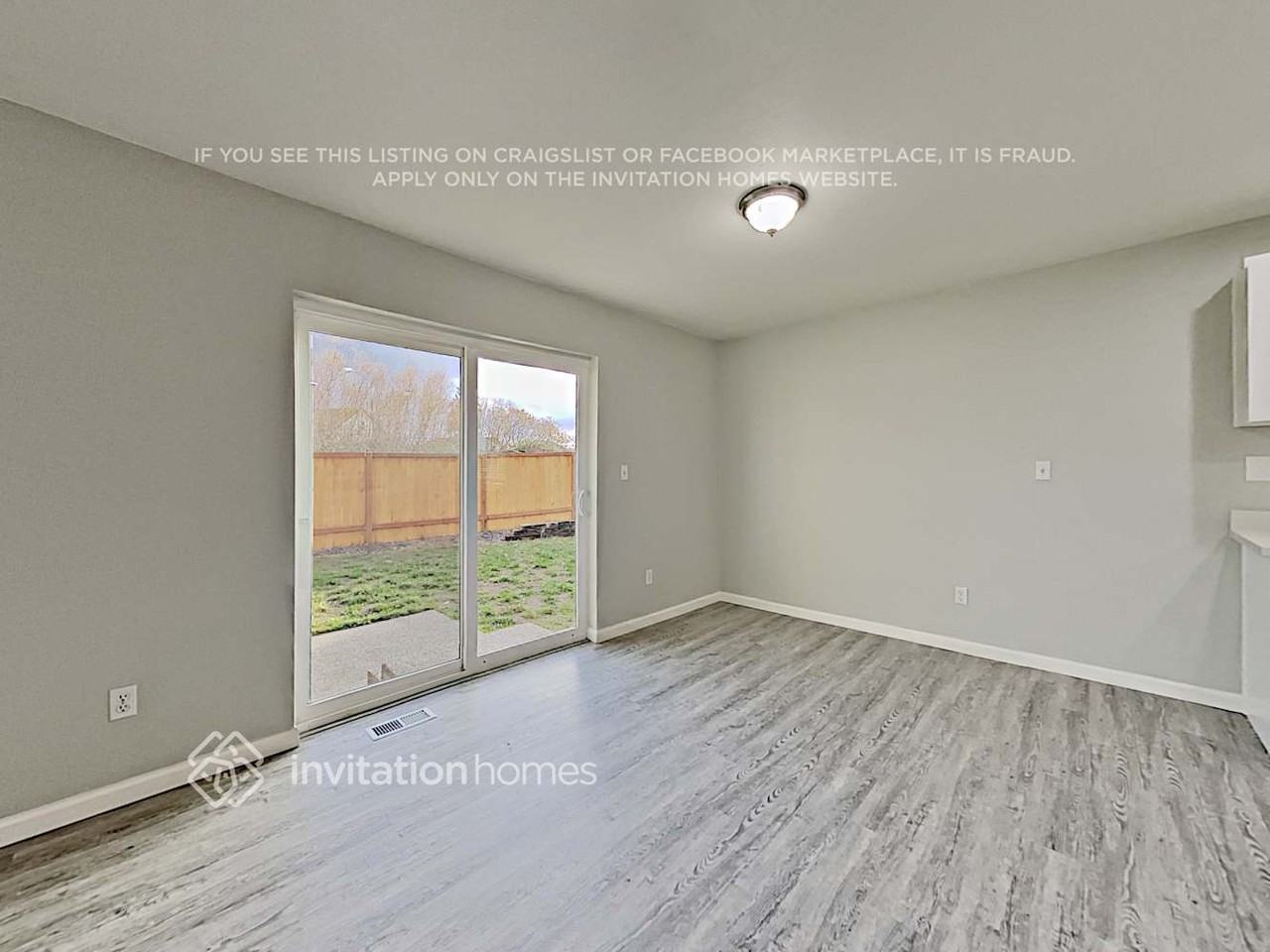 2212 189th St E - Photo 5 of 19