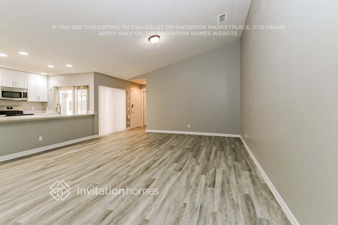 7404 Geminata Oak Ct - Photo 4 of 17