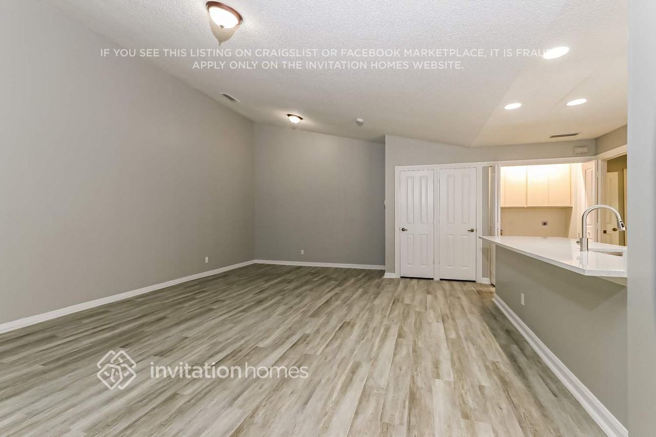 7404 Geminata Oak Ct - Photo 5 of 17