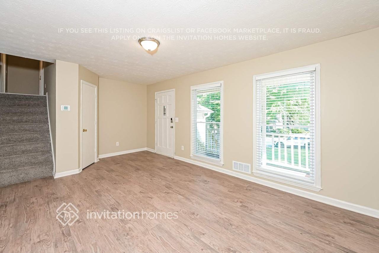 1740 Rose Garden Ln - Photo 4 of 18