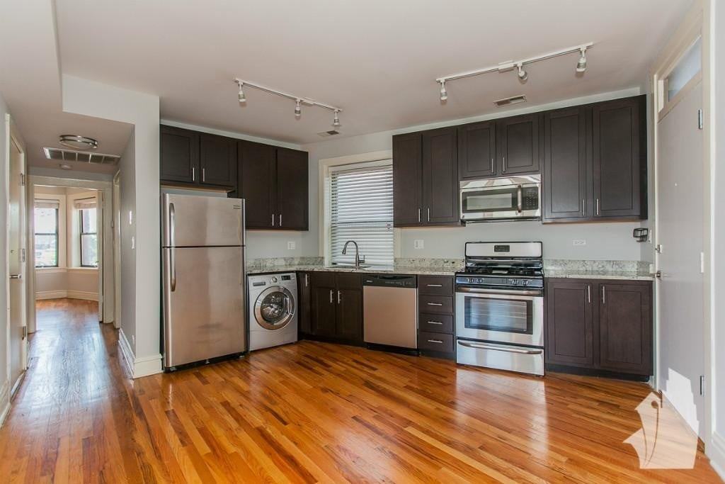2235 W Wilson Ave #2231-2 - Photo 2 of 9