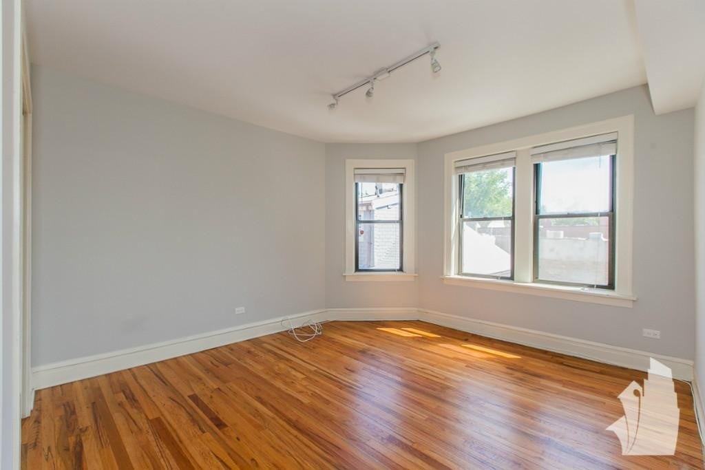 2235 W Wilson Ave #2231-2 - Photo 4 of 9