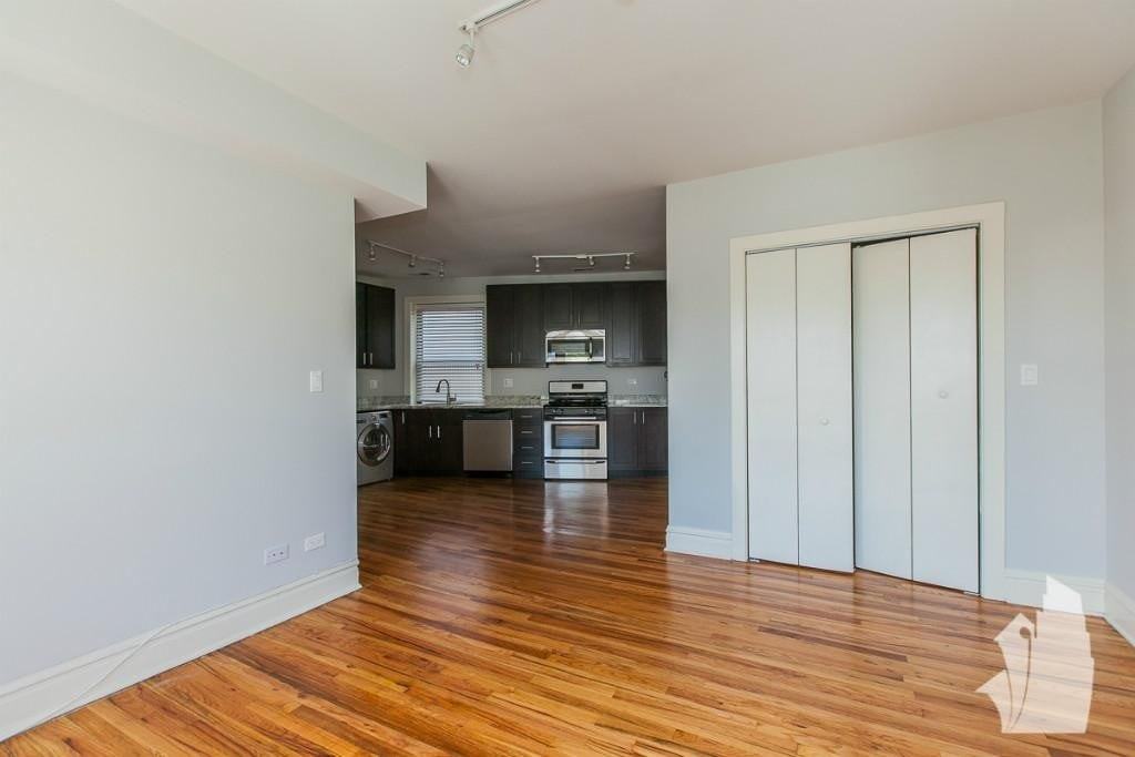 2235 W Wilson Ave #2231-2 - Photo 5 of 9