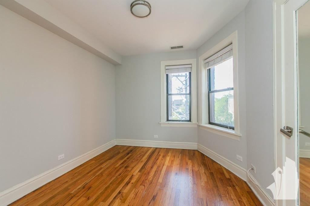 2235 W Wilson Ave #2231-2 - Photo 7 of 9