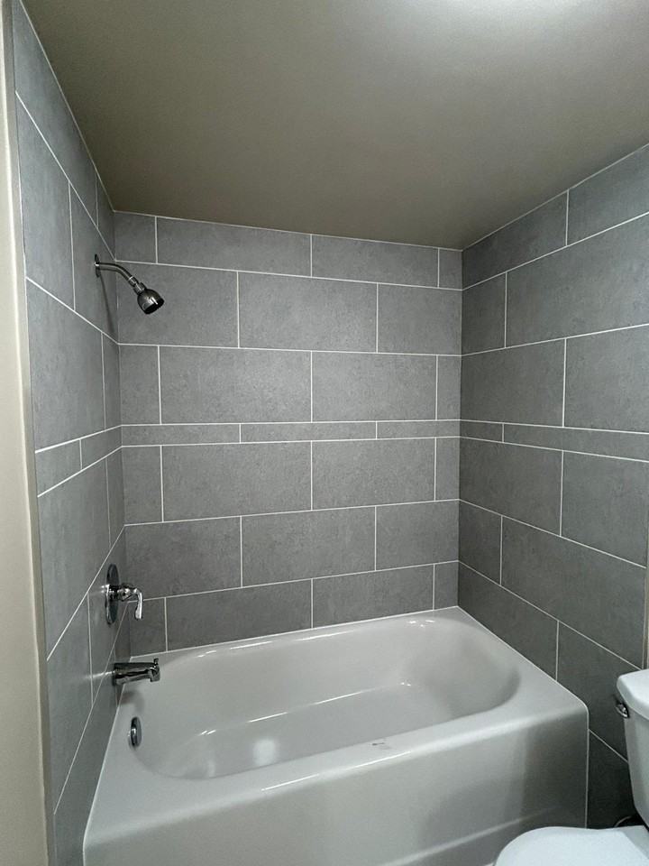 Grant Manor - Photo 5 of 11