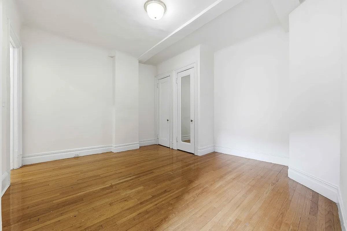 2586 Broadway #5O - Photo 3 of 8