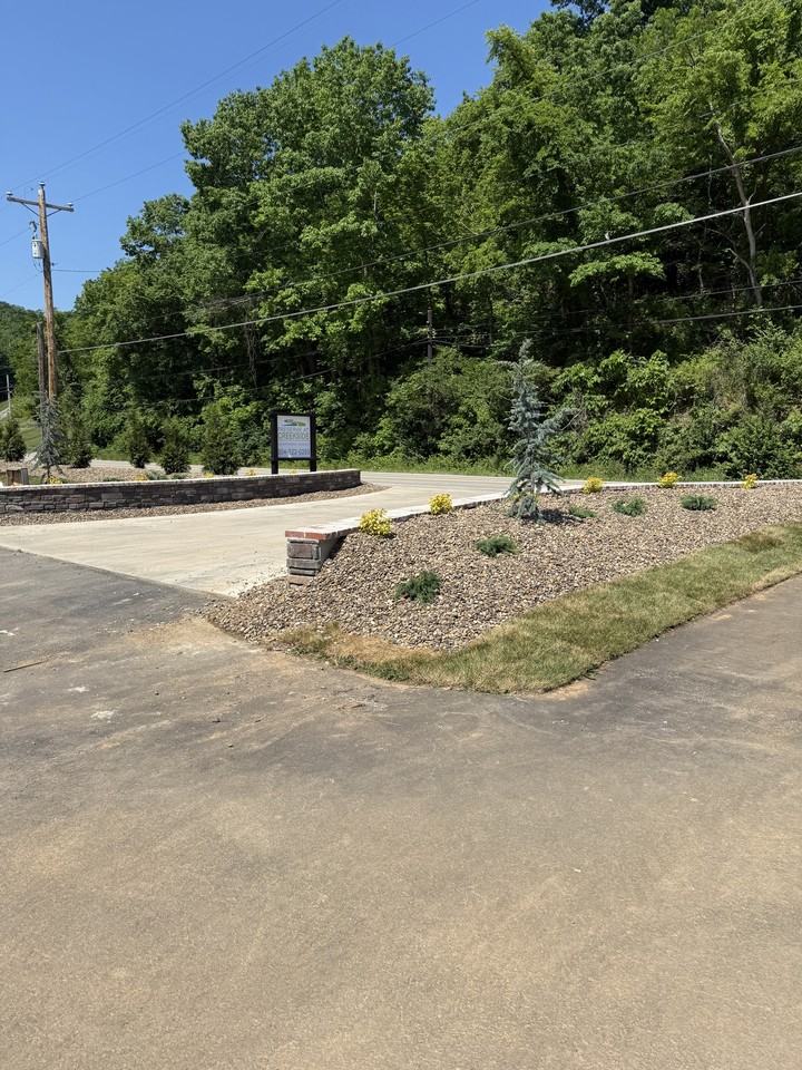 6290 Davis Creek Rd #1 - Photo 4 of 17