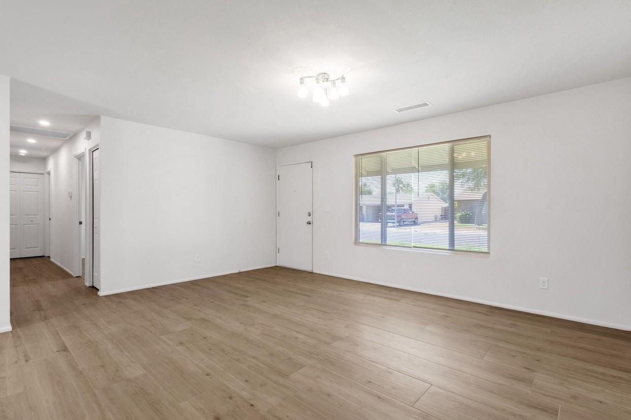 3434 E Poinsettia Dr #1 - Photo 6 of 44