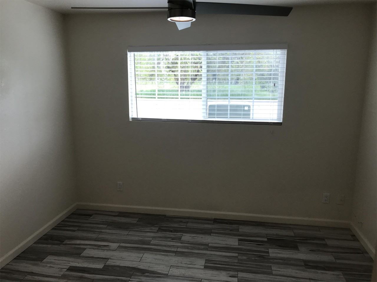 620 5th St #02 - Photo 7 of 11