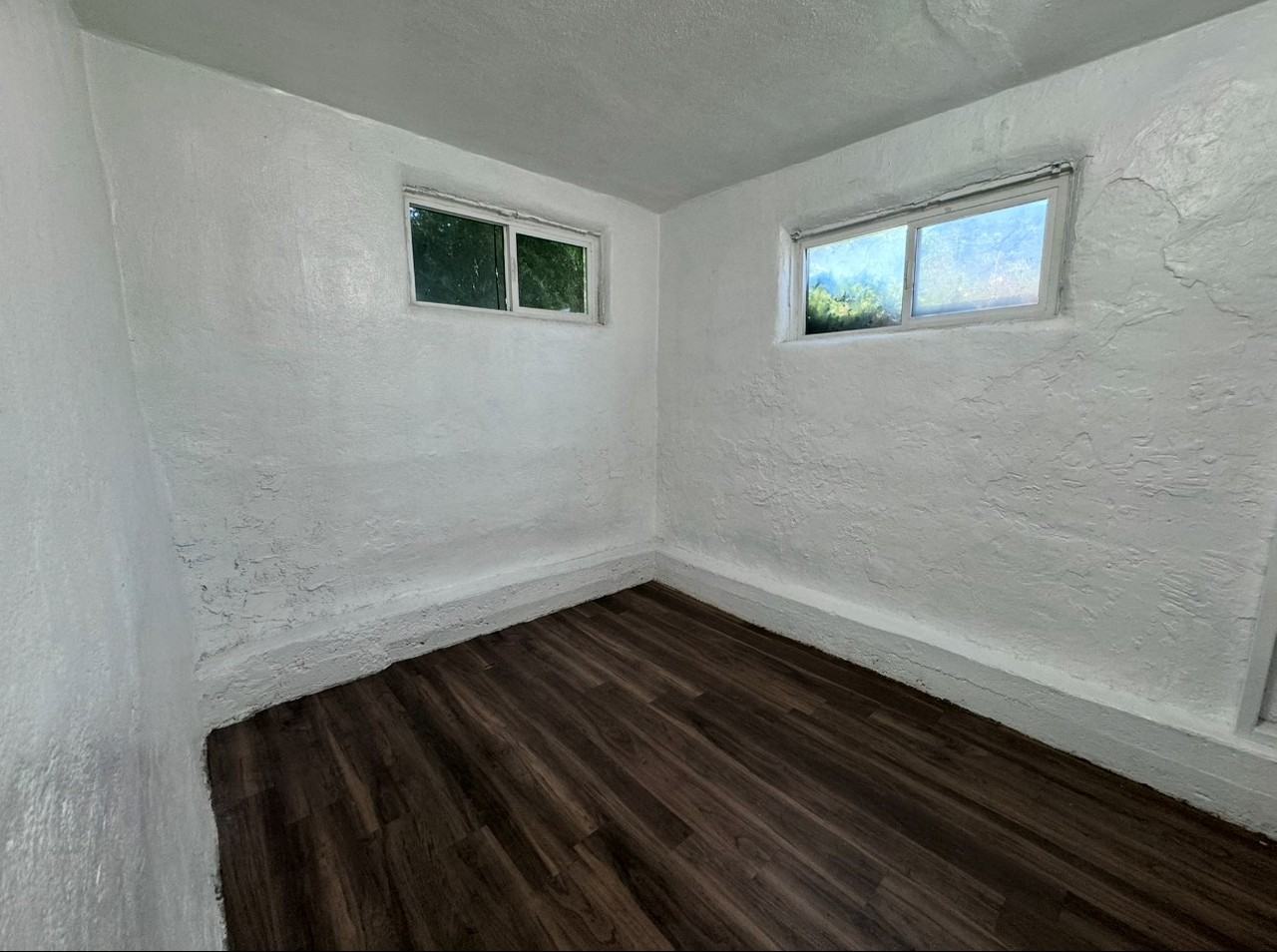 745 N University Ave #C - Photo 3 of 12