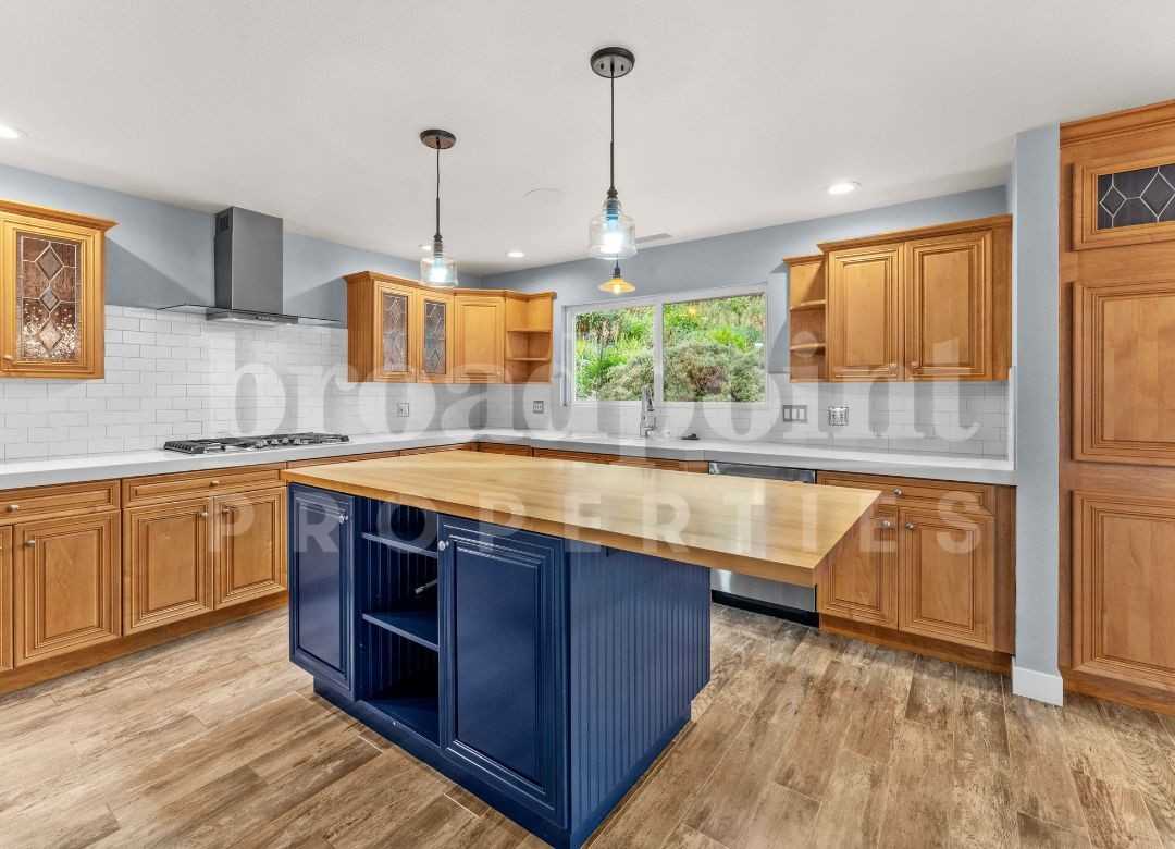 2113 Sleepy Hollow Rd #1 - Photo 6 of 43