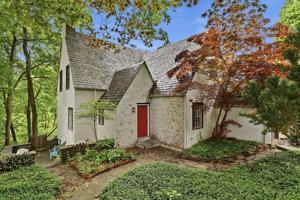 featured image of 117 Renwick Dr #1