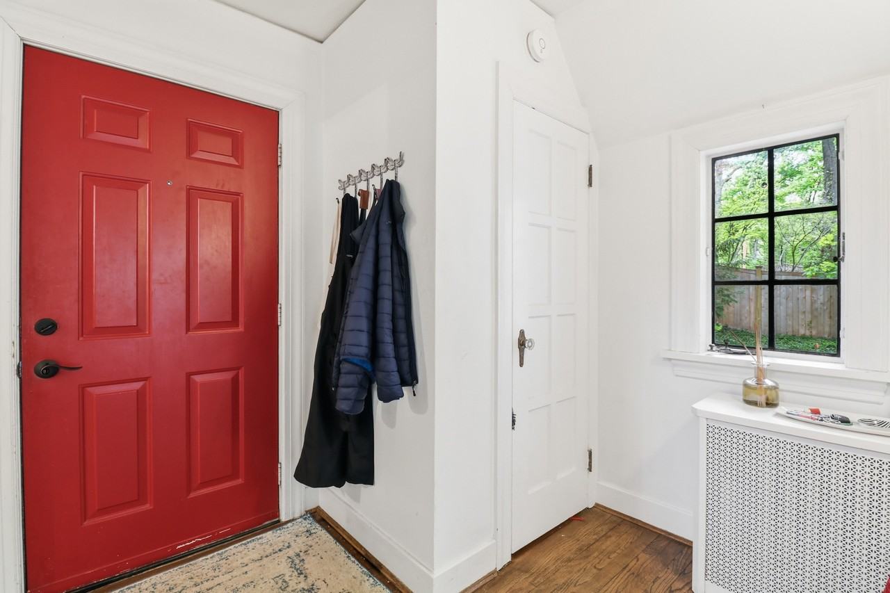 117 Renwick Dr #1 - Photo 4 of 23