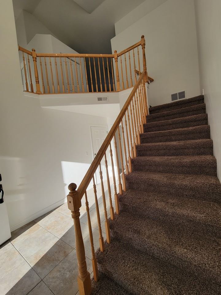434 E Penney Ave - Photo 4 of 25