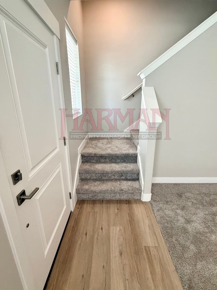 1063 S 2760 E #1063 - Photo 5 of 50