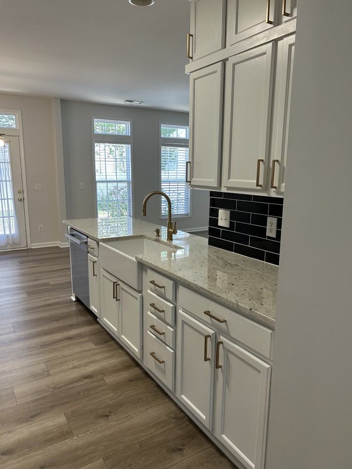 263 Hadley Commons Dr #1 - Photo 7 of 33