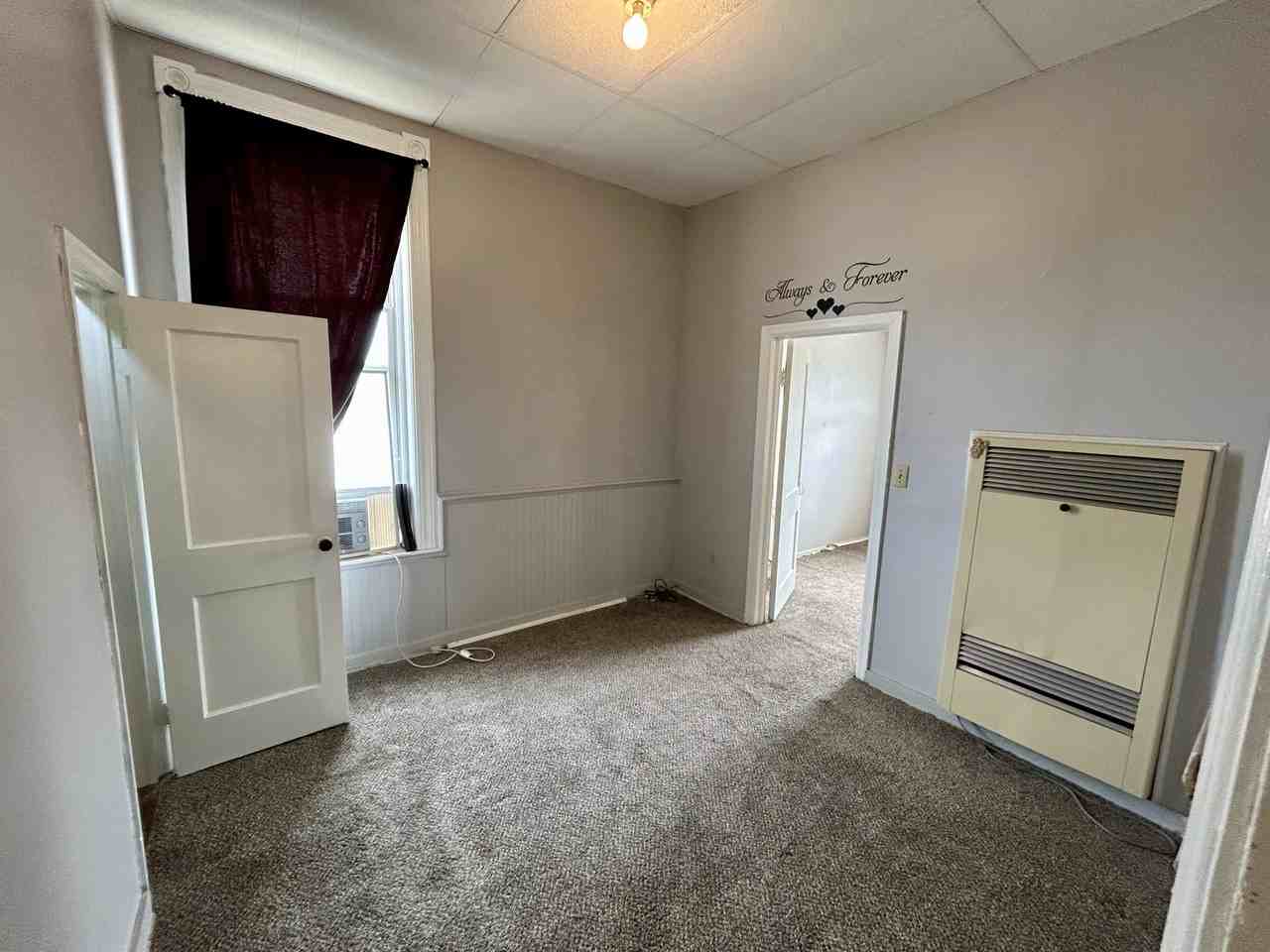 617 E 4th St #1 - Photo 2 of 9