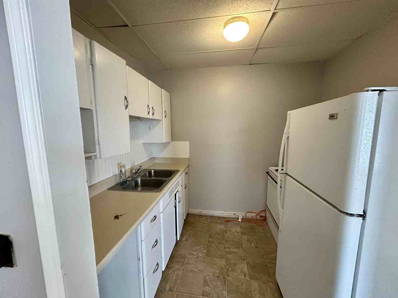 617 E 4th St #1 - Photo 4 of 9