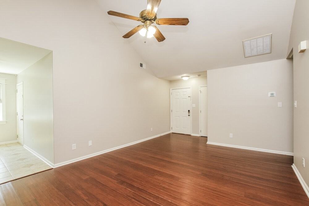 12907 Silbury Ln - Photo 3 of 16