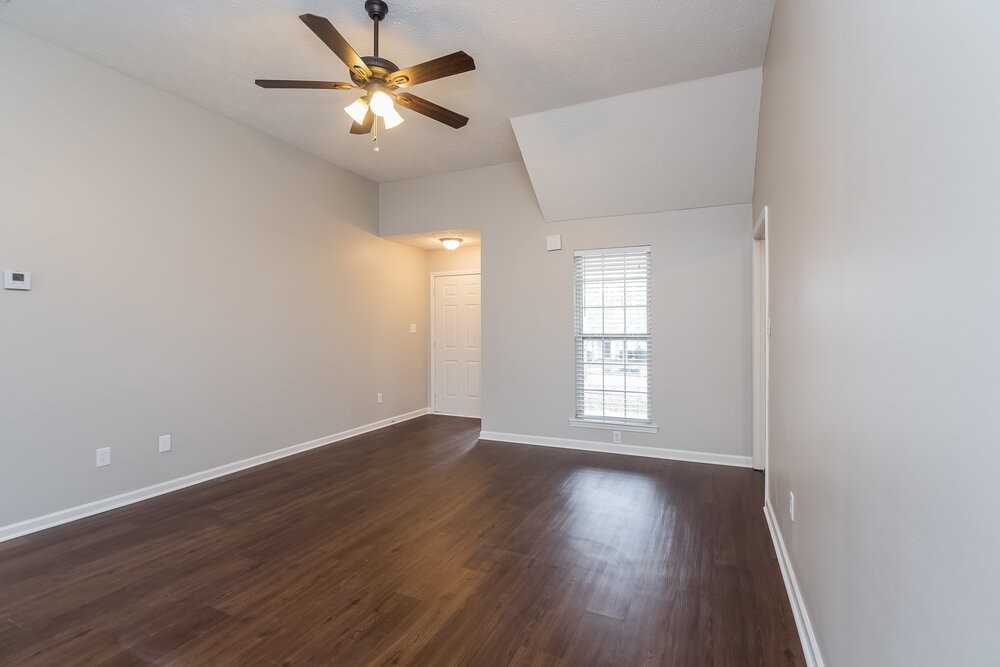 109 Stoney Brook Way - Photo 3 of 15