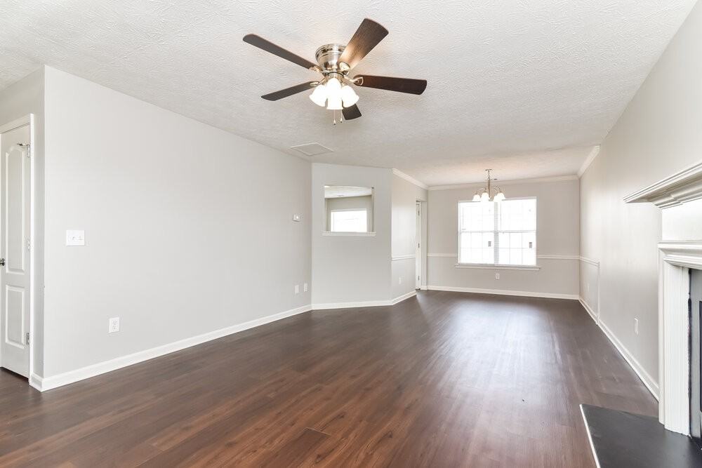 5160 Towne Park Dr - Photo 4 of 17