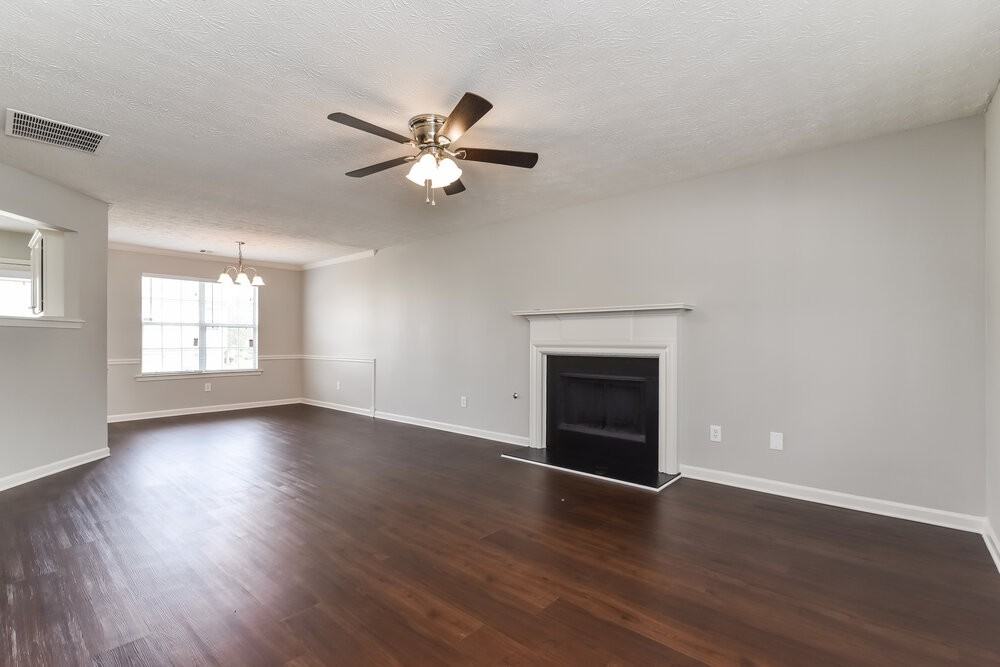 5160 Towne Park Dr - Photo 6 of 17