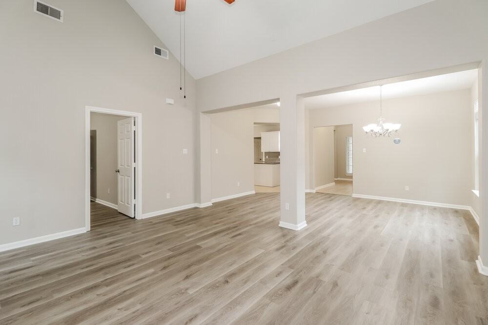 999 Arbor Way - Photo 5 of 17