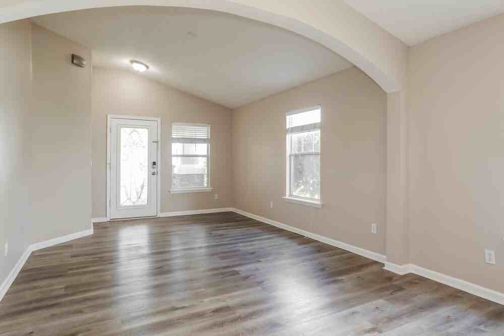 3899 Pebble Brooke Cir - Photo 5 of 16