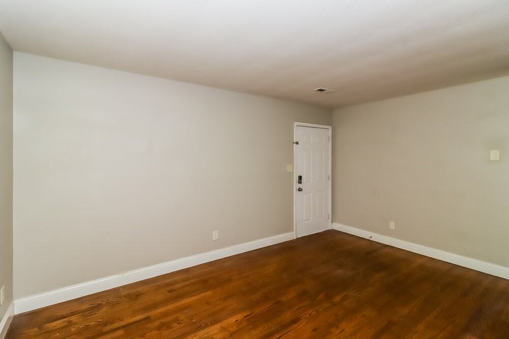 5401 Snow White Ln - Photo 5 of 16