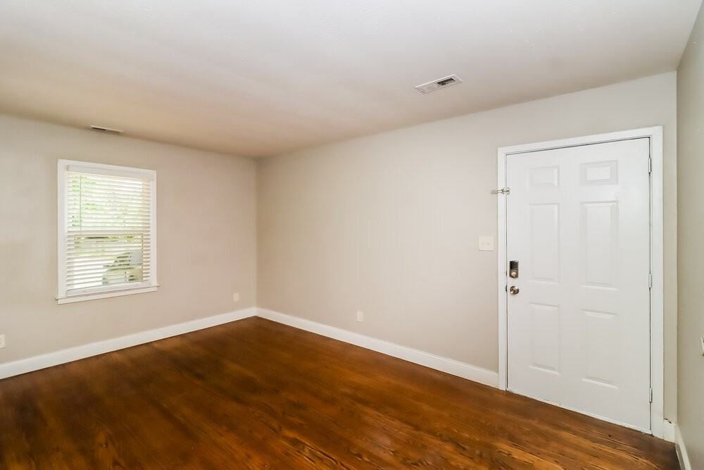5401 Snow White Ln - Photo 6 of 16