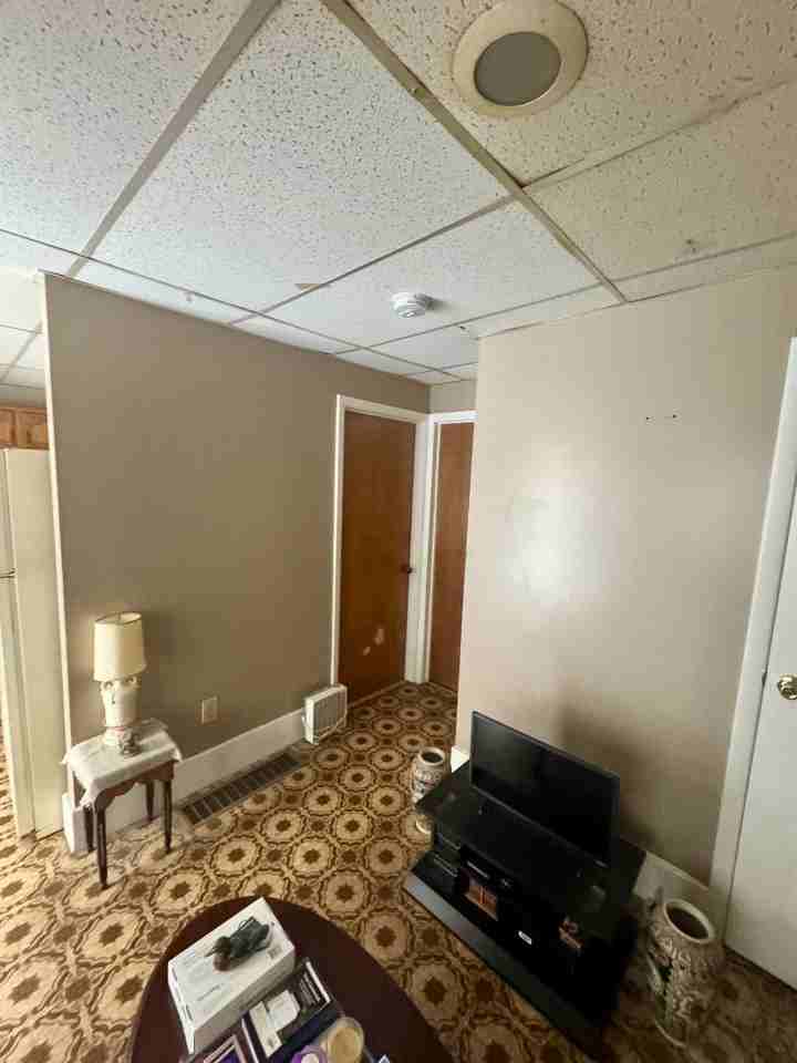 503 North State Street - 3 - Photo 7 of 10