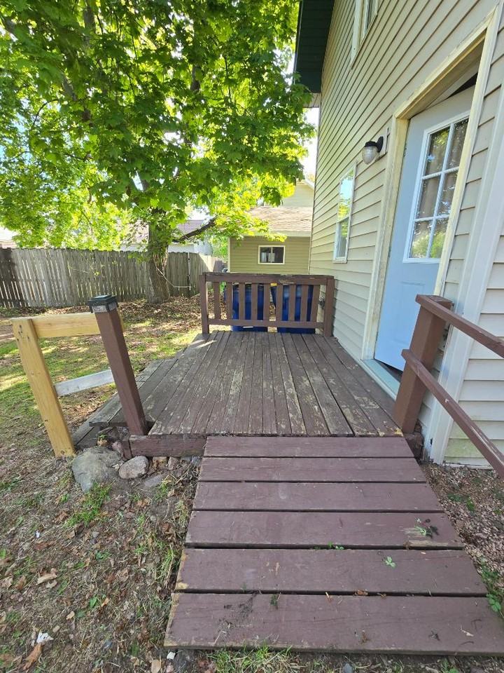 1006 E 2nd St - Photo 4 of 20