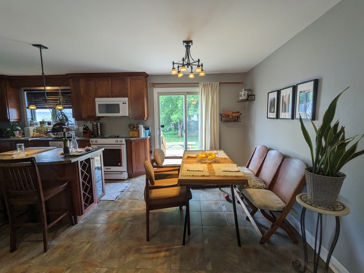 1576 Maxime St - Photo 6 of 16
