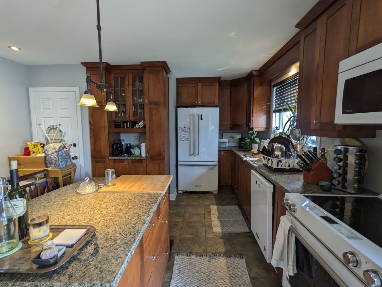 1576 Maxime St - Photo 7 of 16