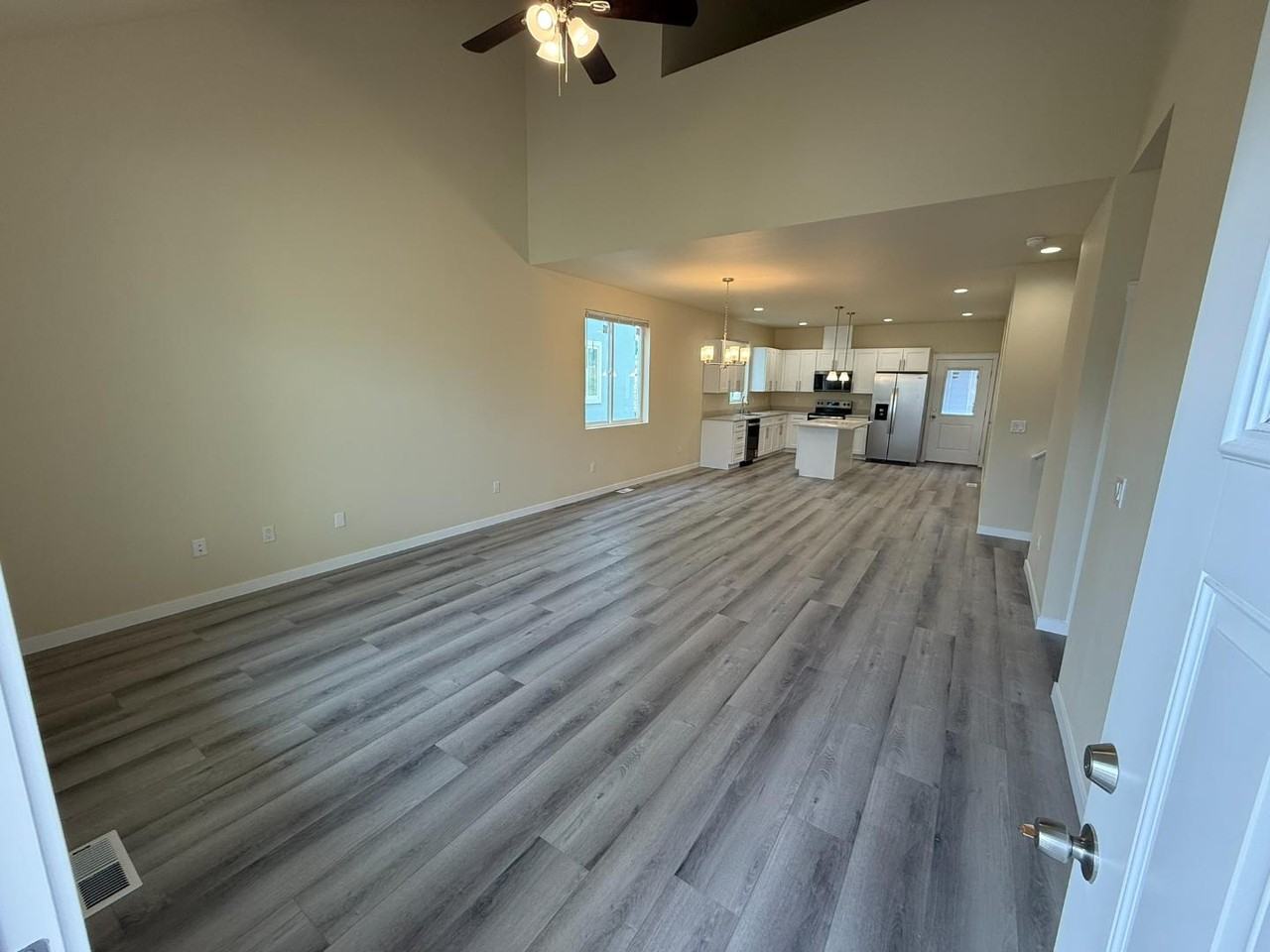 9001 Nafizah Way - Photo 5 of 20