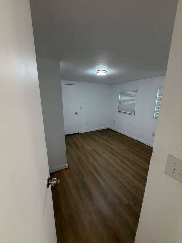 1224 35th St Nw - Photo 6 of 20