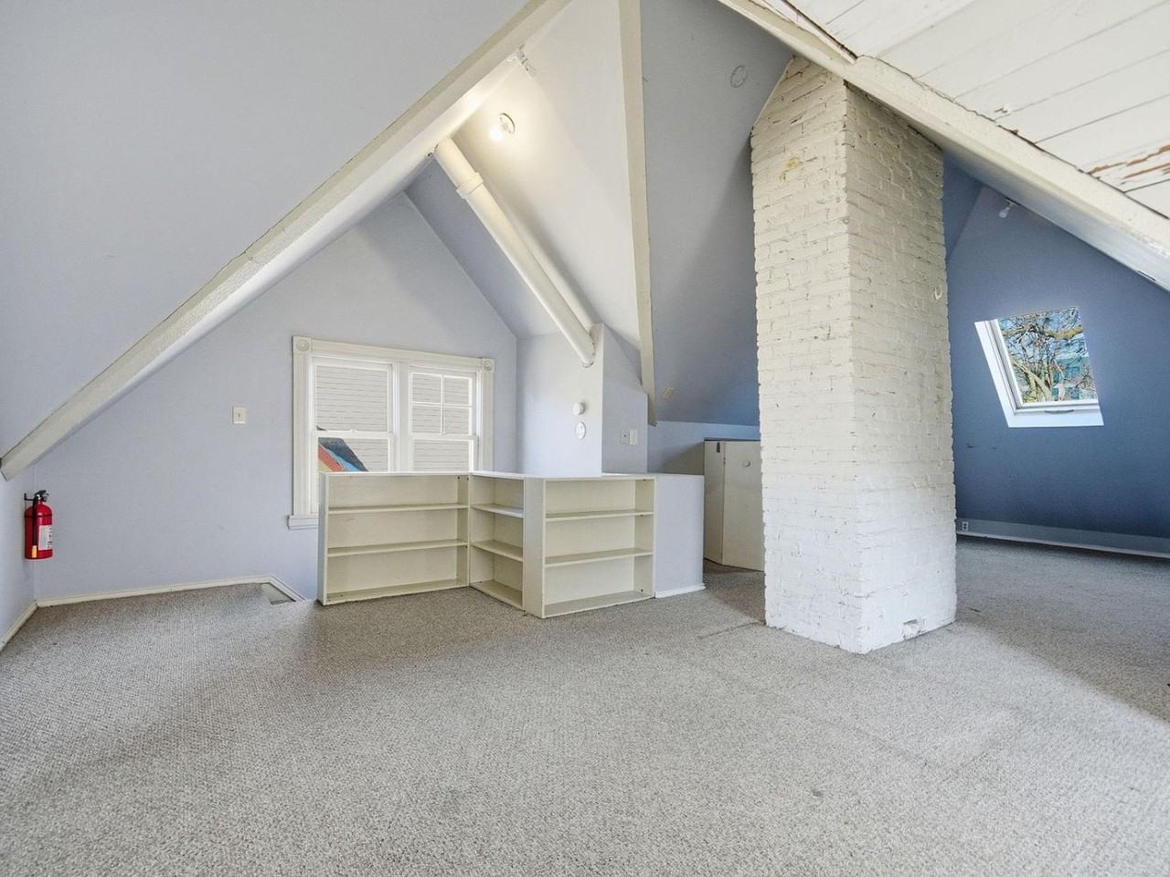 709 7th St SE - Photo 6 of 35