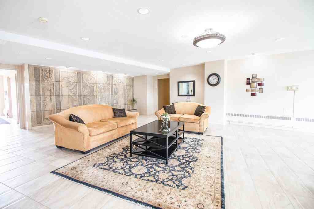 35 Towering Heights Boulevard - Photo 3 of 19