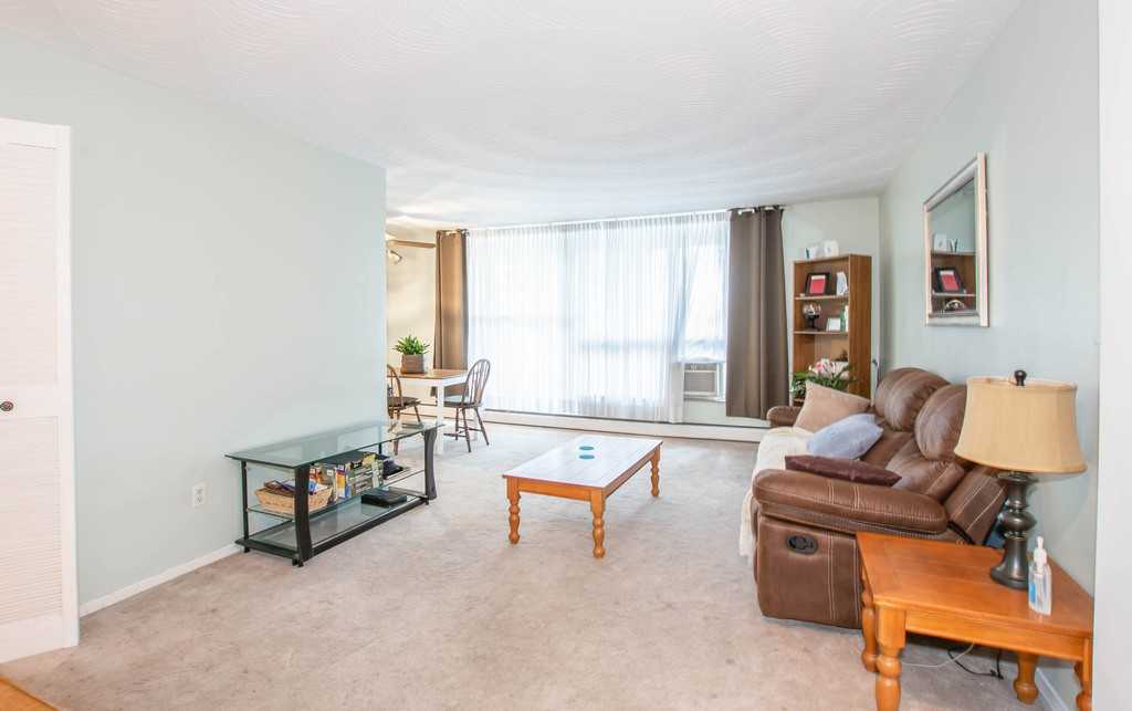 35 Towering Heights Boulevard - Photo 4 of 19