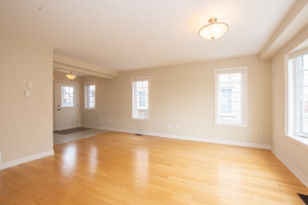 17 Flynn Crt - Photo 5 of 25