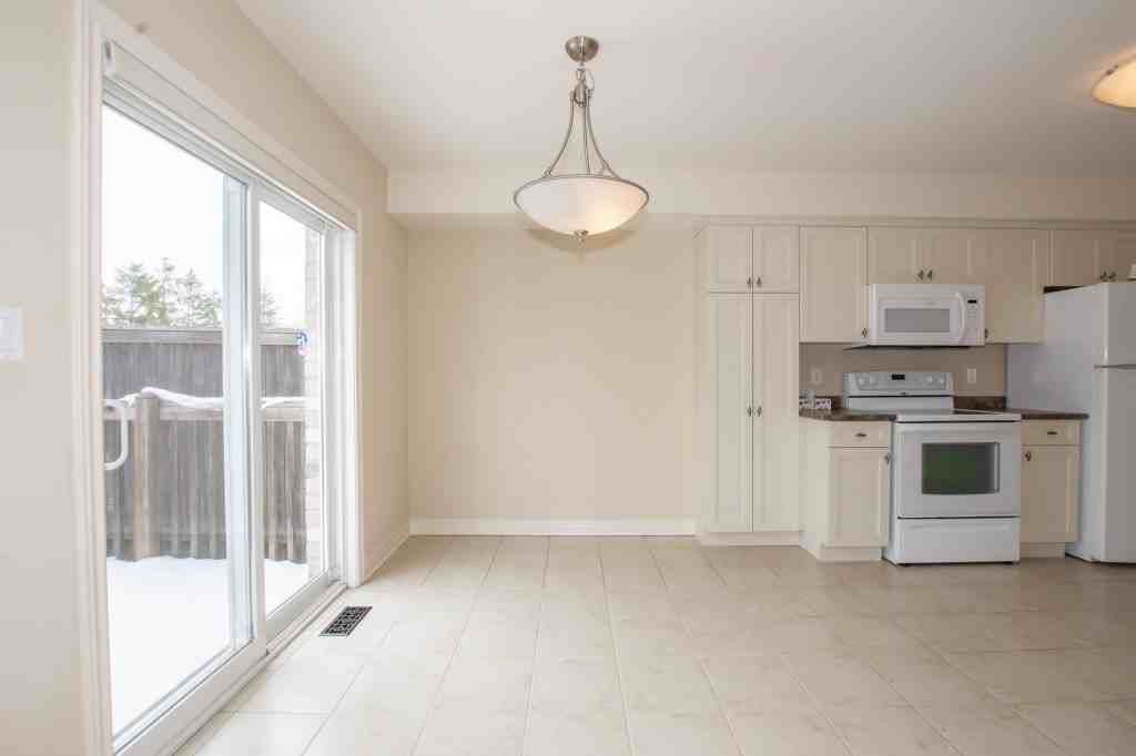 17 Flynn Crt - Photo 6 of 25
