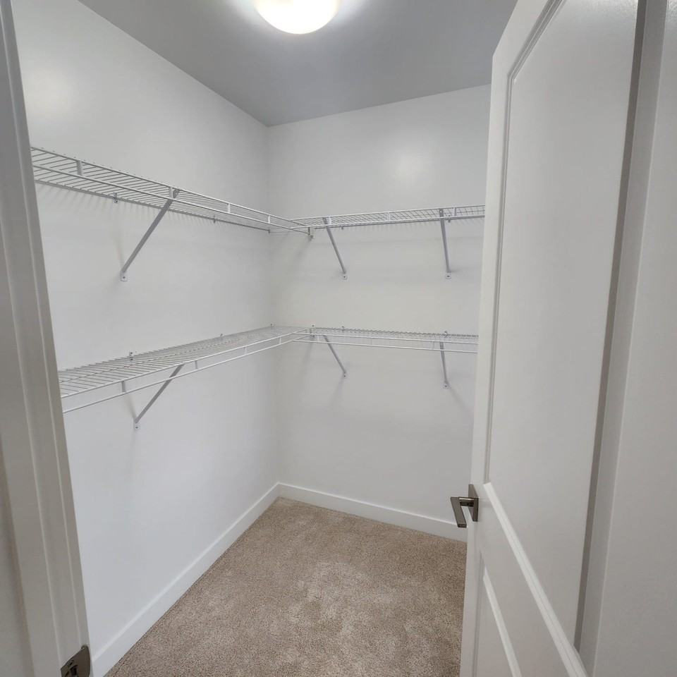 254 Whitehorn Cres - Photo 5 of 12
