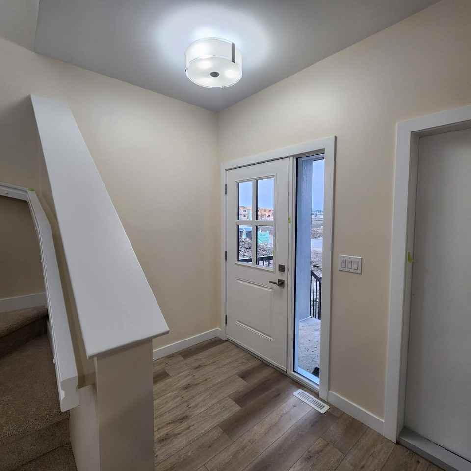 254 Whitehorn Cres - Photo 6 of 12