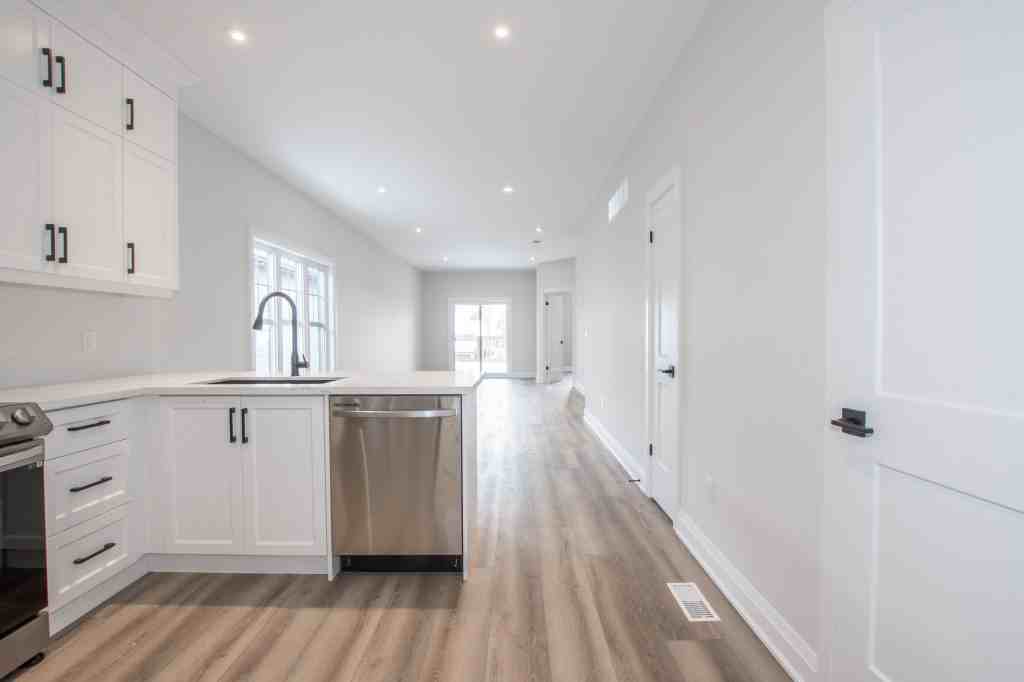 44 Hatter Ave - Photo 2 of 21