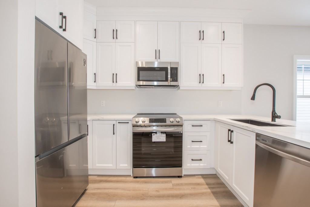 44 Hatter Ave - Photo 3 of 21