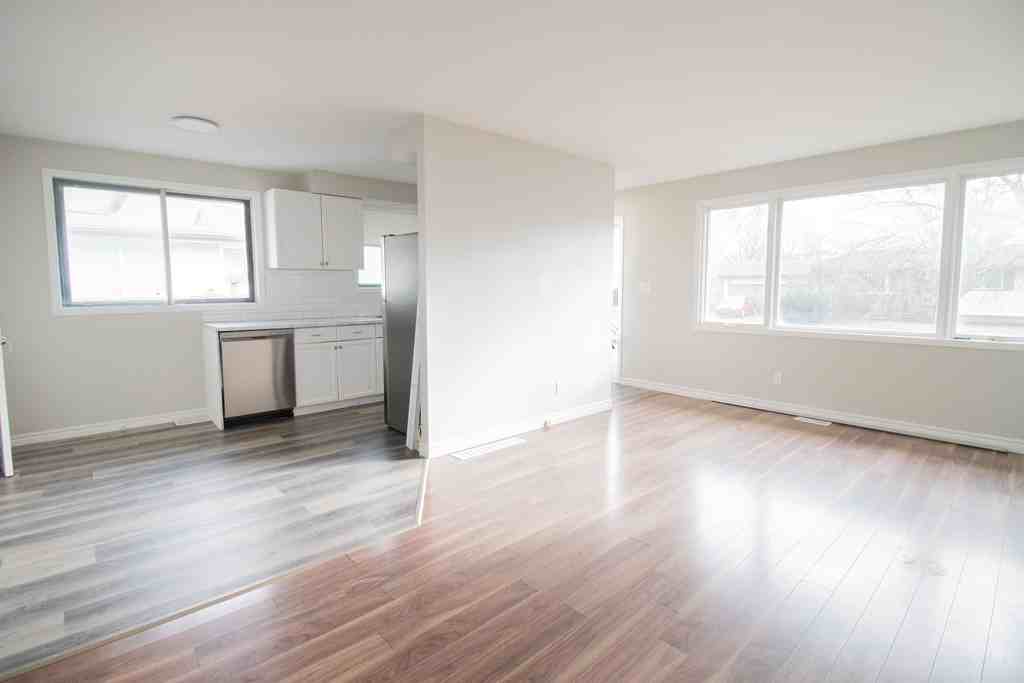 10 Wallace St - Photo 2 of 21
